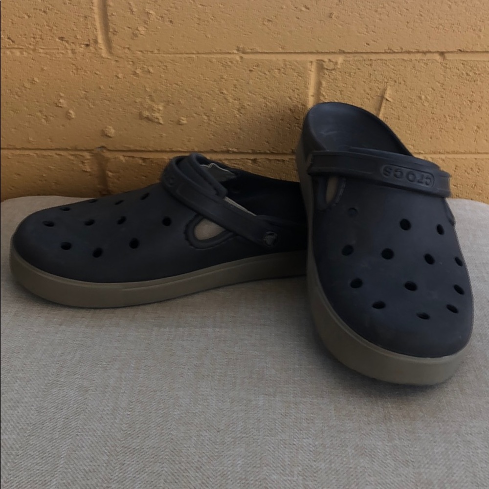 Crocs, men’s size 11 brown/khaki